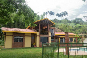 Pájaros y Mariposas Casa Campestre